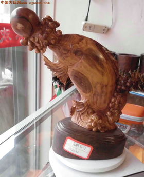 精品越南黄花梨木雕 纹理如画的‘年年有余’收藏品